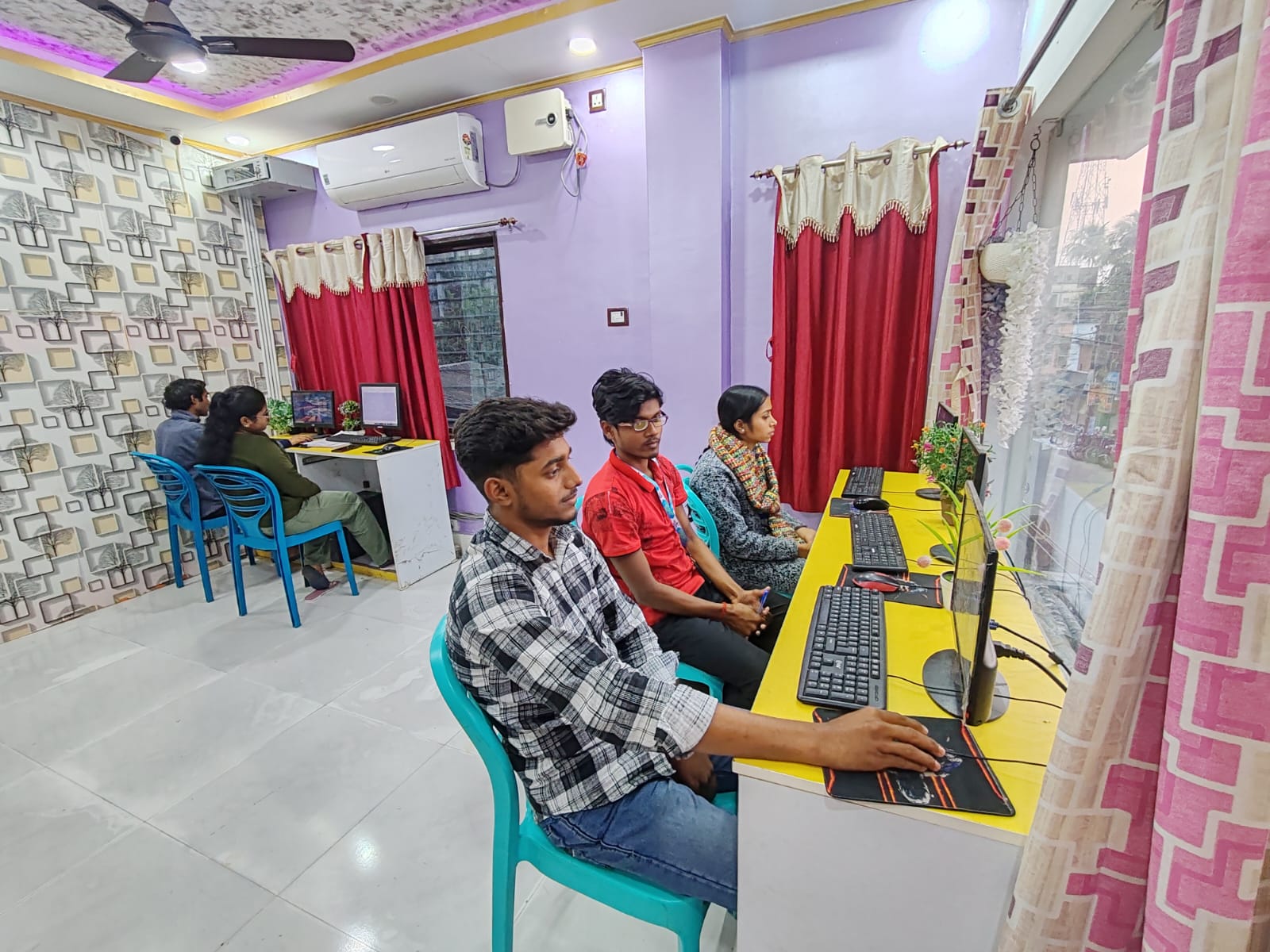 ADVANCE DIPLOMA IN INFORMATION TECHNOLOGY